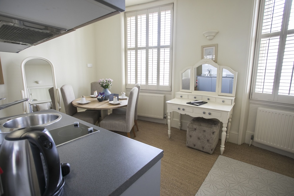 Family Room, Multiple Beds, Kitchenette photo 3