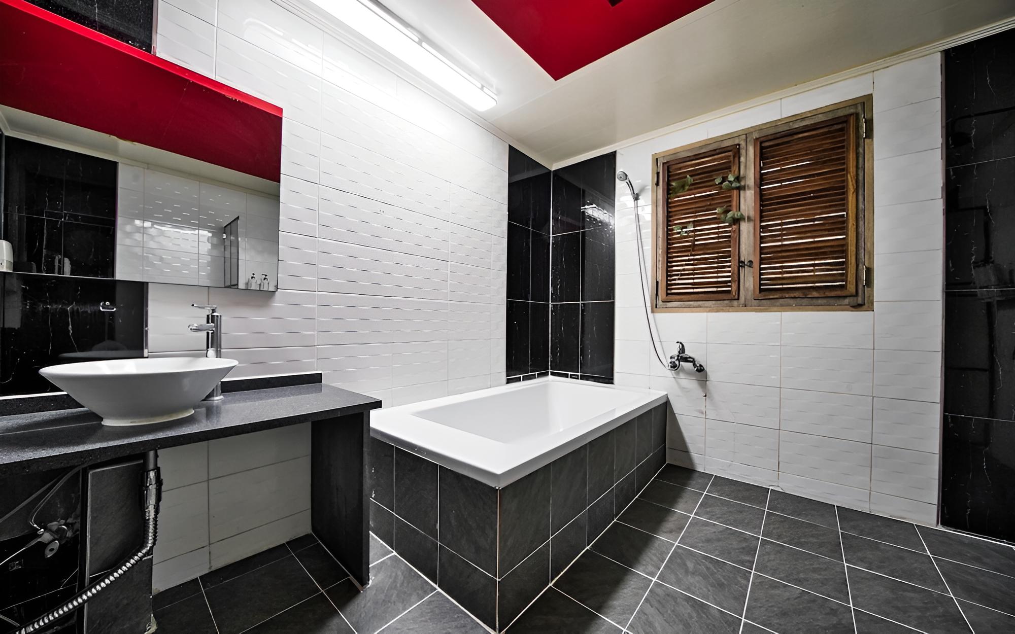 Room (Special Room (Bathtub Smart TV (Netfl) - Photo 10