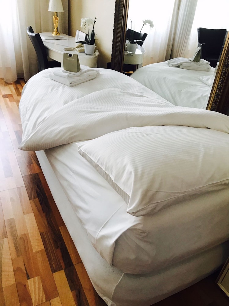 Triple Room, River View - Photo 3