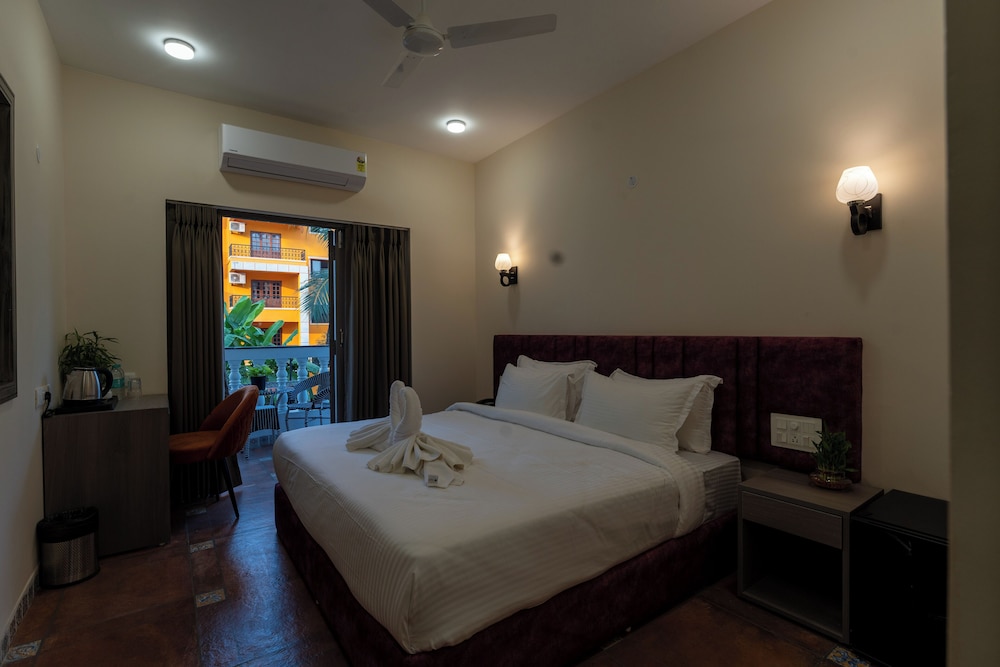 Deluxe Double Room, Balcony, City View