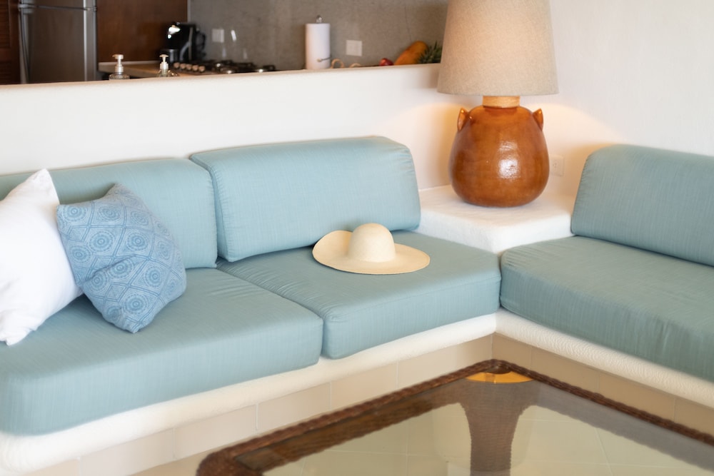Suite, 3 Bedrooms, Ocean View - Photo 11