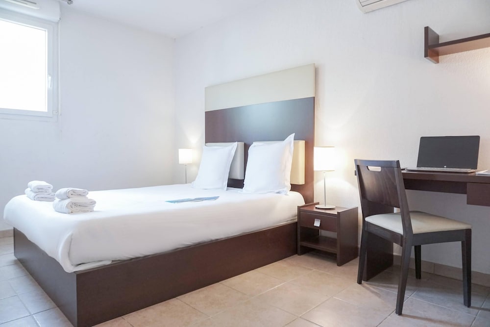 Standard Apartment, Multiple Beds, Non Smoking - Photo 1