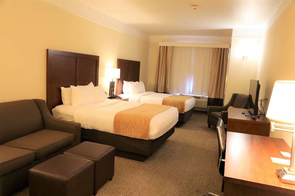 Suite, 2 Queen Beds, Accessible, Non Smoking - Photo 2