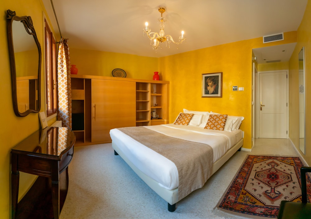 Superior Double Room, Ensuite photo 1
