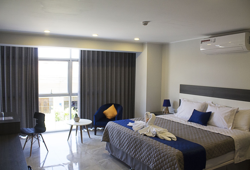 Executive Studio Suite, 1 King Bed, City View photo 1