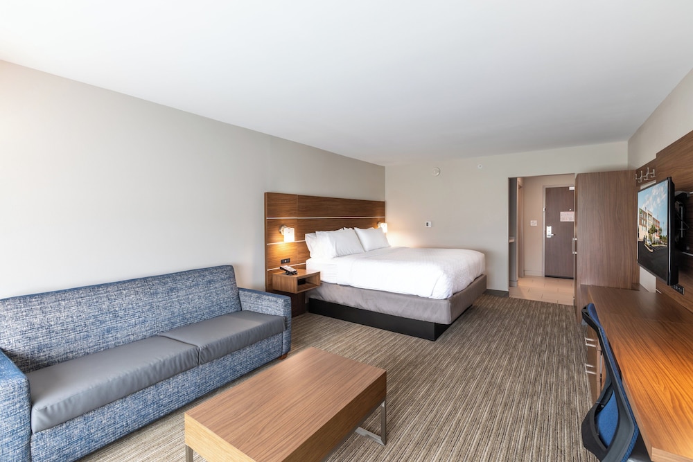 Suite, 1 King Bed (Additional Living Area) - Photo 5