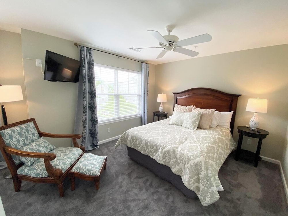 House, Multiple Beds, Patio, Garden View photo 2