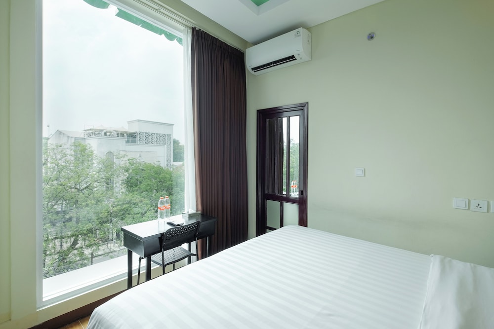 Deluxe Double or Twin Room, Multiple Beds - Photo 1