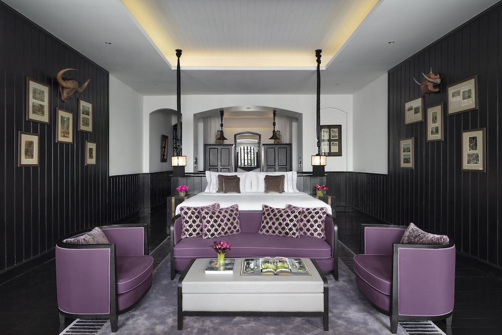 Premier River View Suite