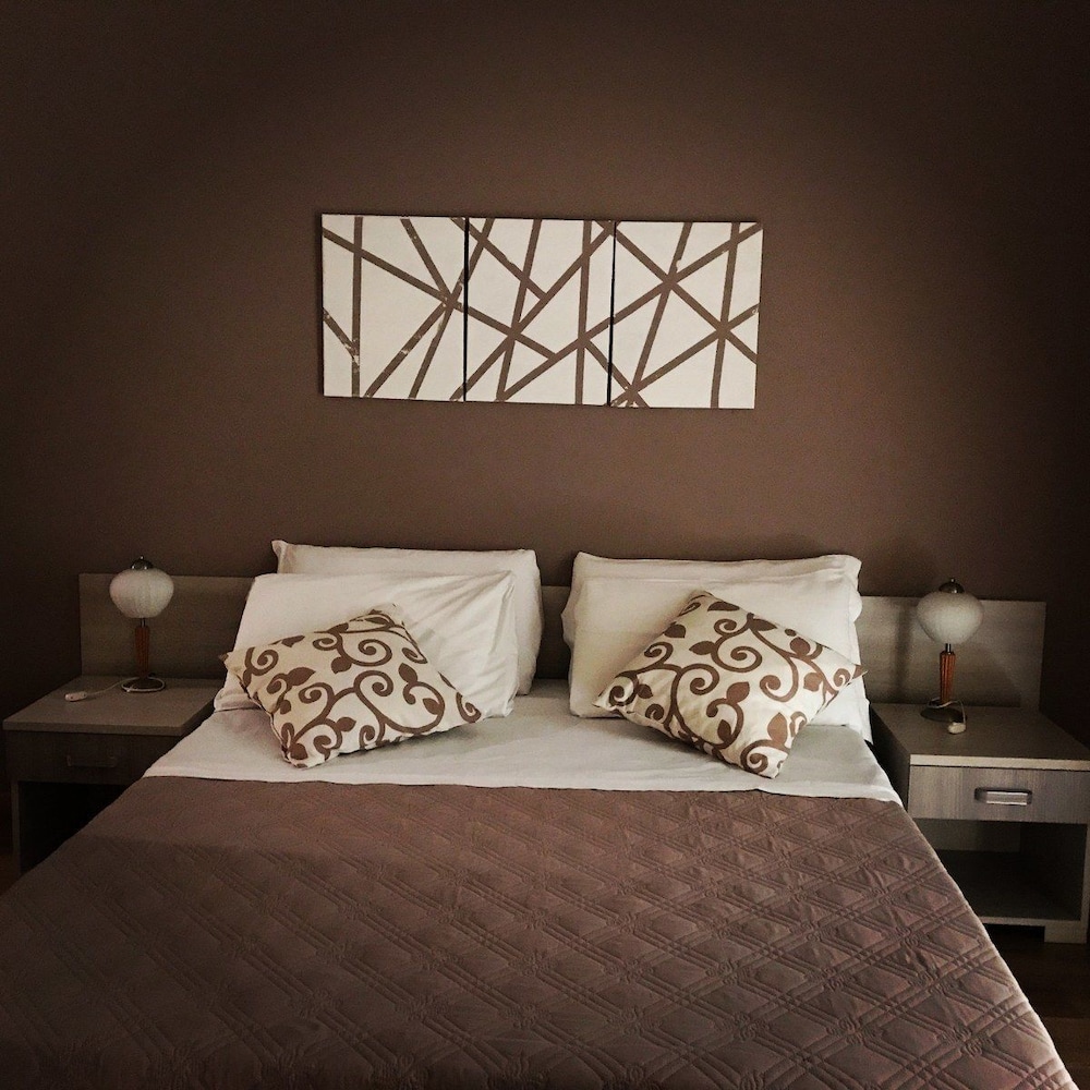 Double Room - Photo 2