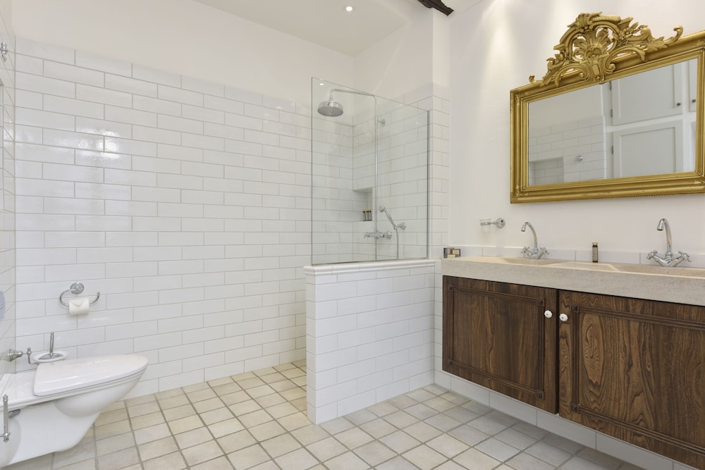 Comfort Suite photo 3
