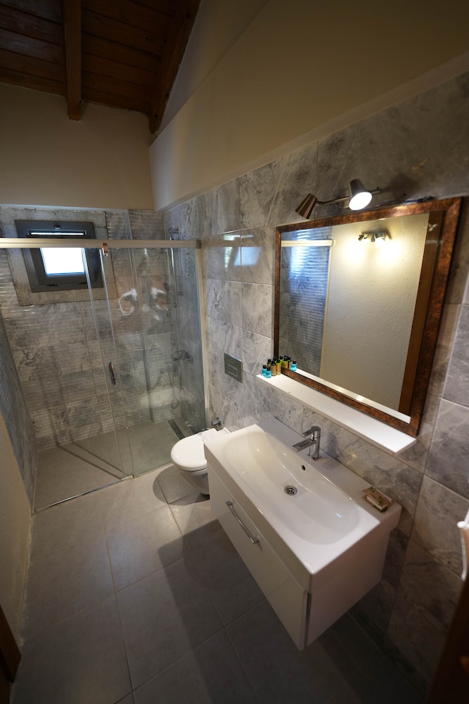 Deluxe Suite photo 2