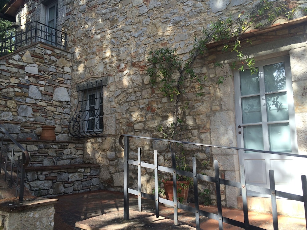 Economy Double Room, 1 Bedroom, Non Smoking, Hill View photo 3