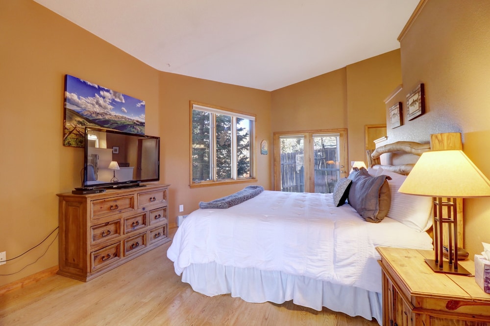 Townhome, 4 Bedrooms