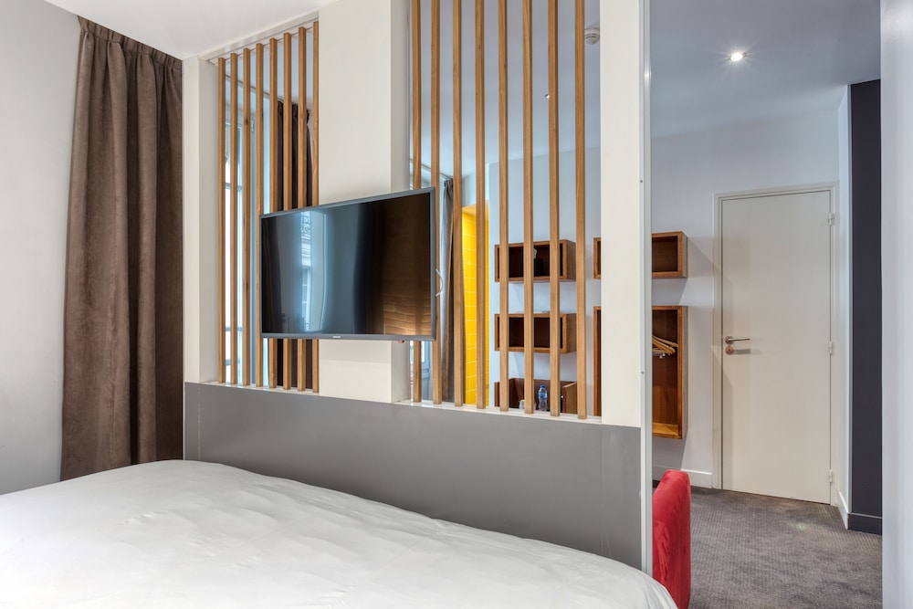 Double Room thumbnail 6