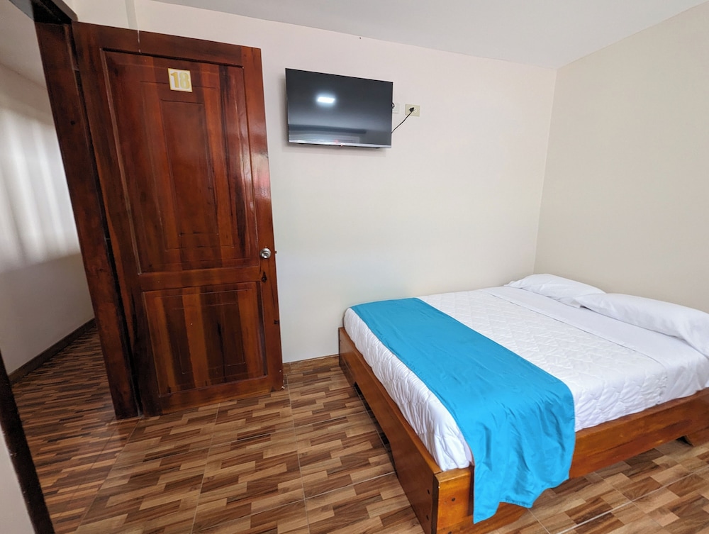 Classic Quadruple Room, Private Bathroom, City View photo 2