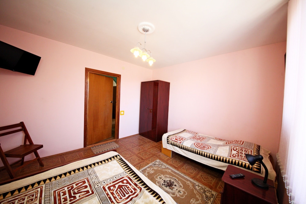 Standard Triple Room, Shared Bathroom