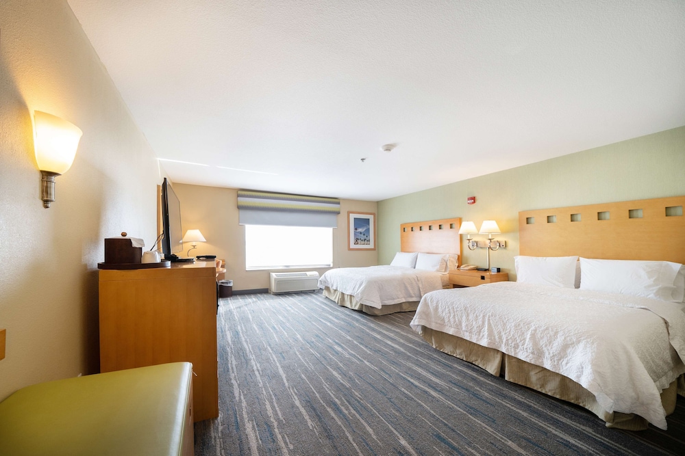 Room, 2 Queen Beds, Accessible, Non Smoking - Photo 1