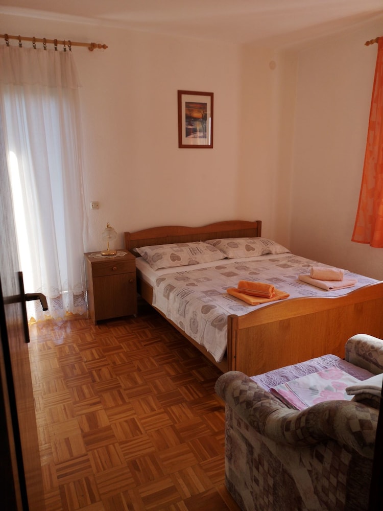 Apartment (2)