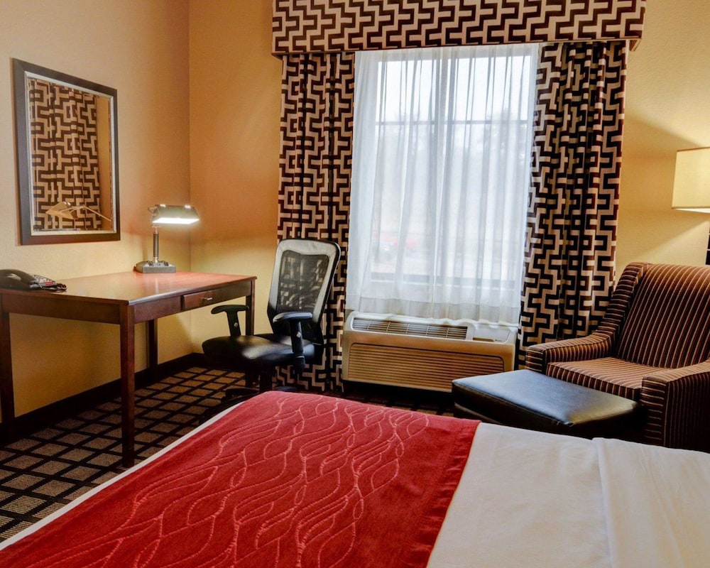 Room, 2 Queen Beds, Non Smoking (Larger Unit) photo 1