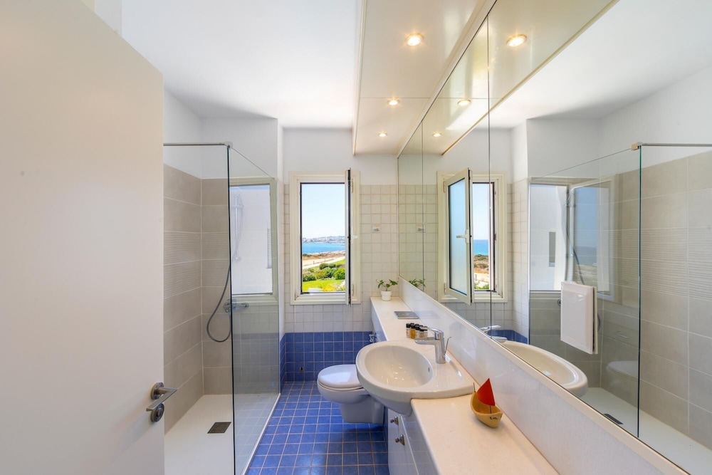 Villa photo 3