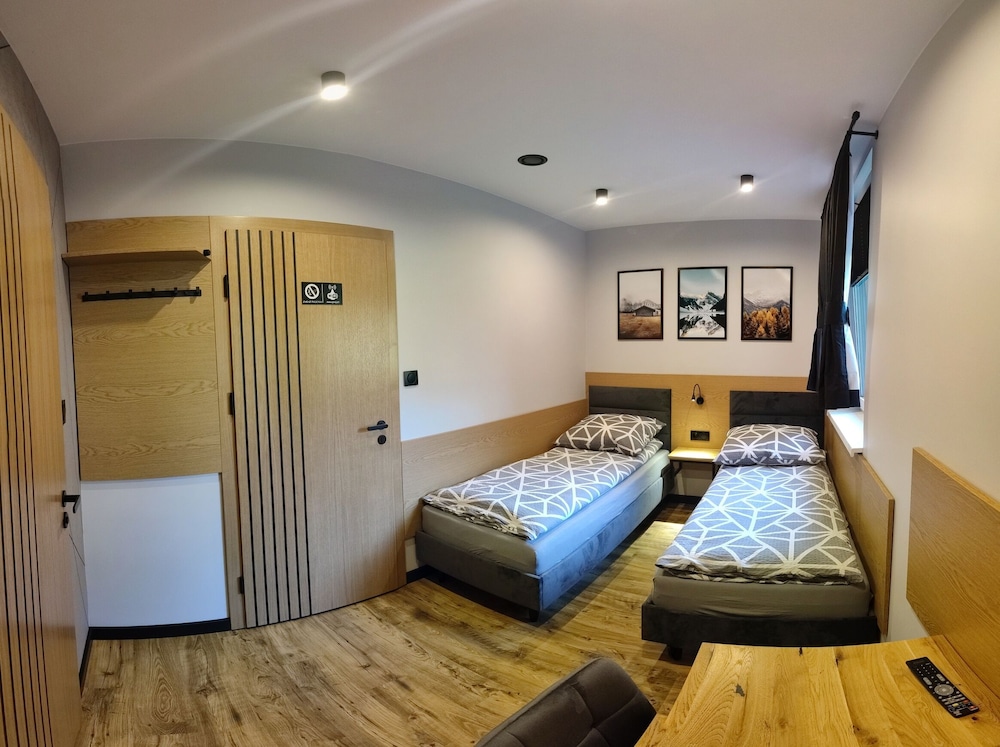 Double Room, Ensuite, Garden View photo 3