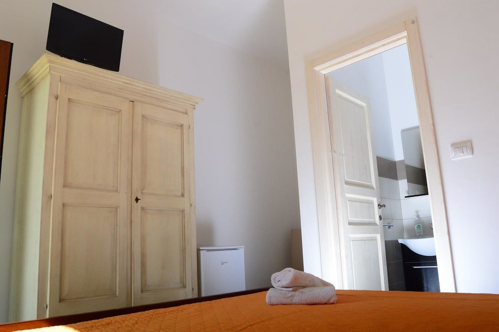 Standard Triple Room, Accessible photo 2