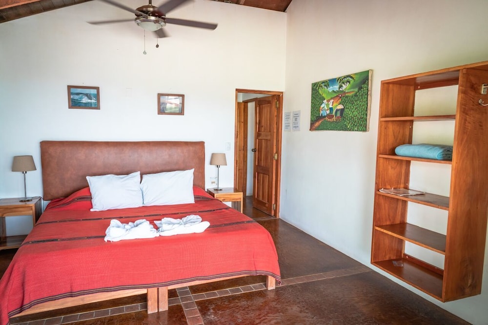 Deluxe Room, Pool View, Courtyard Area photo 2