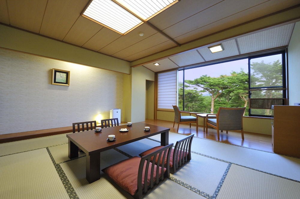Traditional Room (Run of House for 1 night stay)
