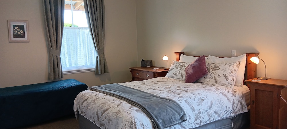 Standard Double Room, 1 Queen Bed, Garden View