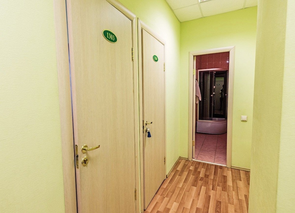 Basic Double Room, Shared Bathroom photo 2