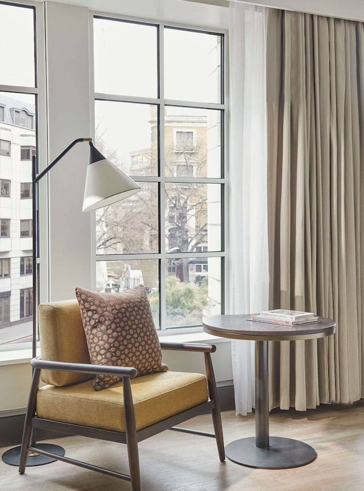 Suite (Regency, High Street View)
