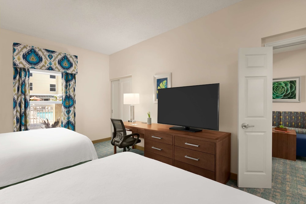 Suite, Two Double Beds, Non-Smoking - Photo 3
