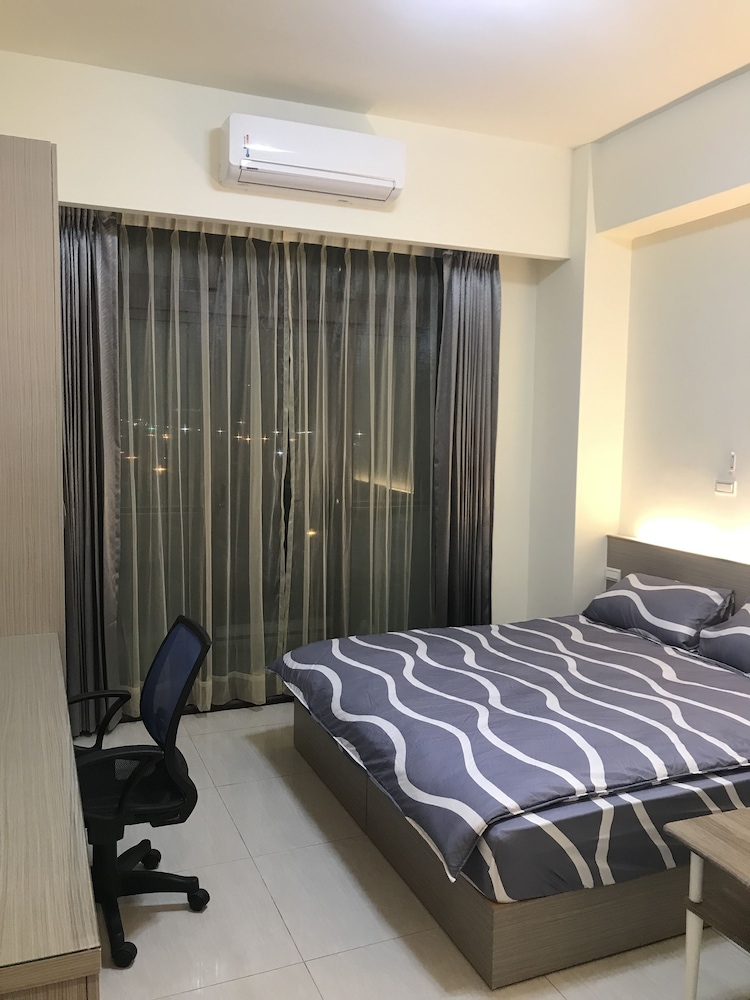 Deluxe Double Room, 1 Queen Bed, Non Smoking photo 2