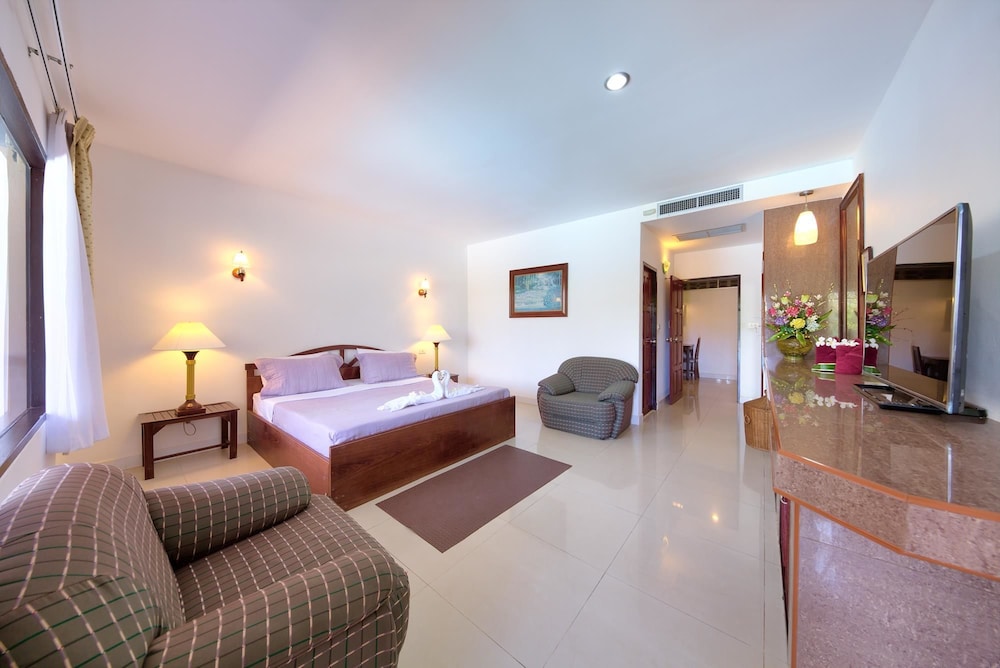Deluxe Double Room, 1 Double Bed, Kitchen, Poolside photo 1