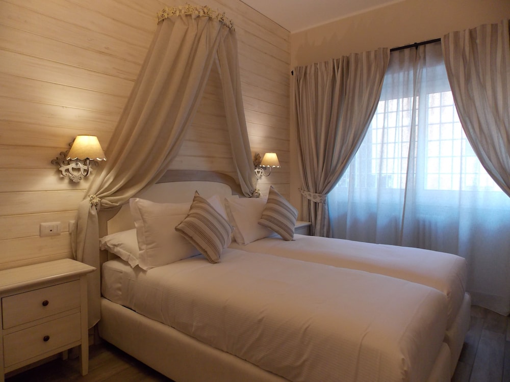 Classic Double Room Single Use photo 2
