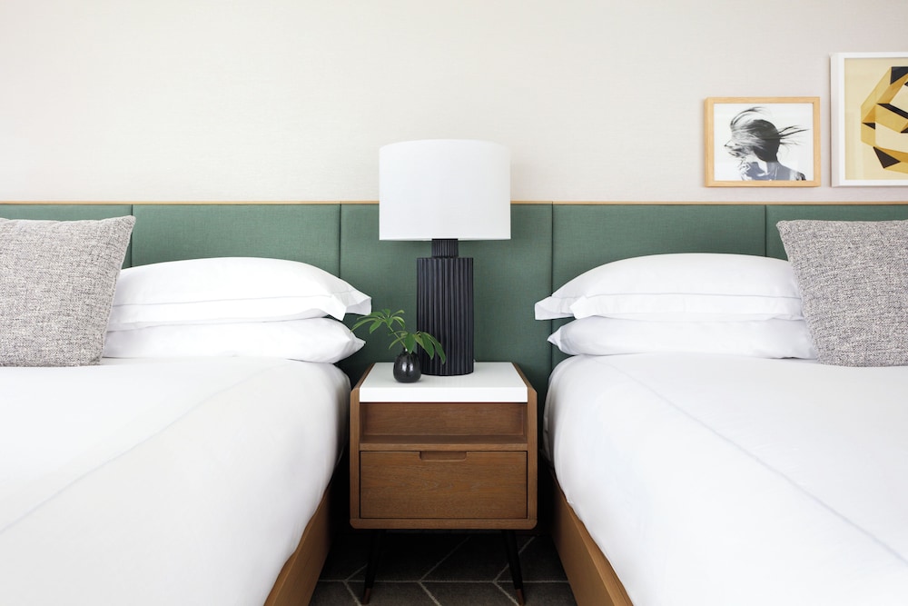 Premium Room, 2 Queen Beds - Photo 5