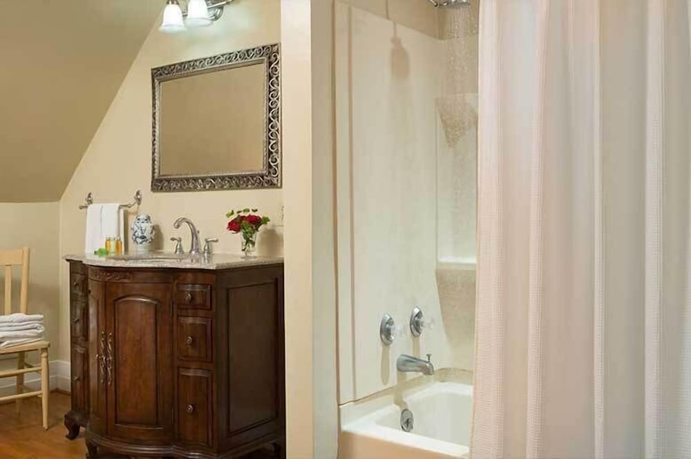 Family Suite, Private Bathroom (Harriet Jacob Suite) photo 3
