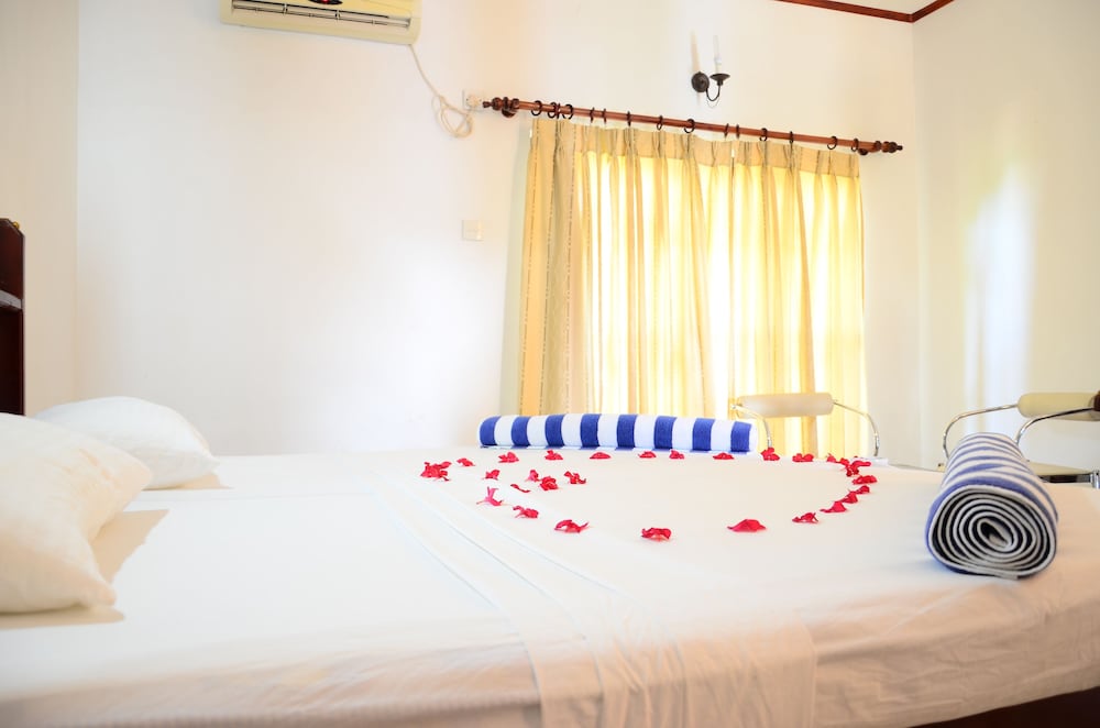 Deluxe Single Room, 1 Queen Bed, Non Smoking, City View photo 1