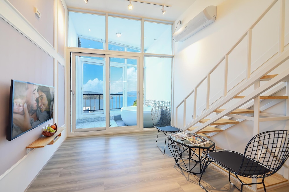 Basic Room, 1 Bedroom (E203 (Spa,Ocean View)) - Photo 1