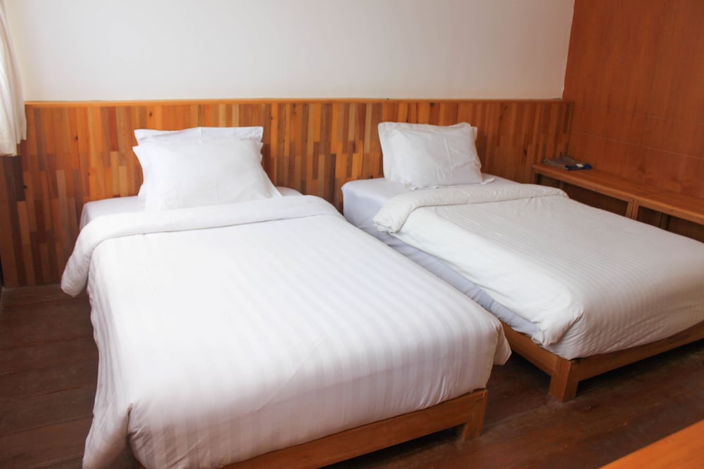 Deluxe Room - Photo 7