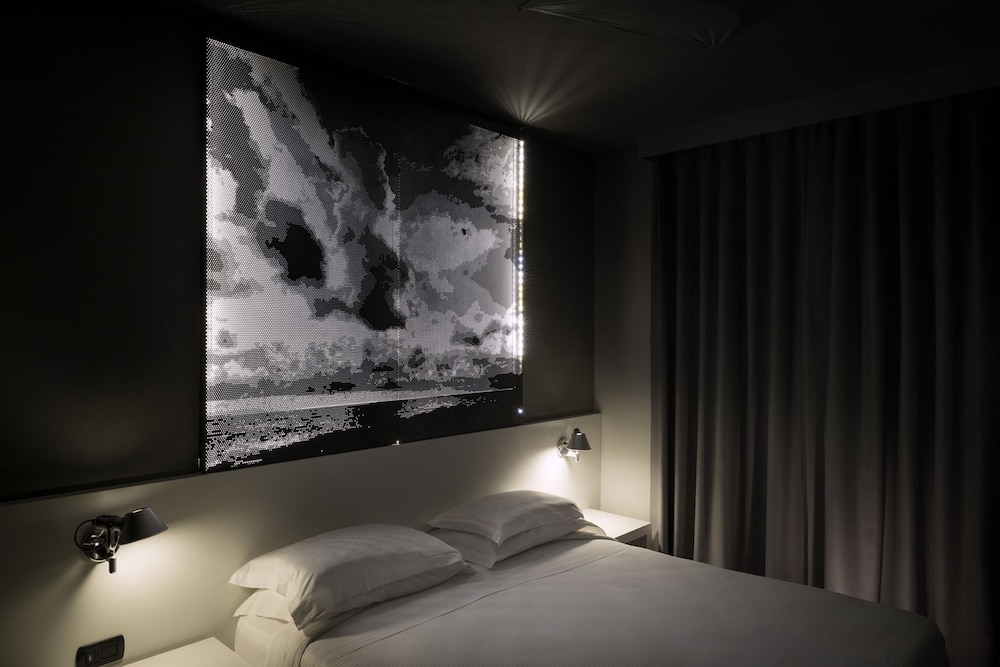 Comfort Room, 1 King Bed, Non Smoking - Photo 5