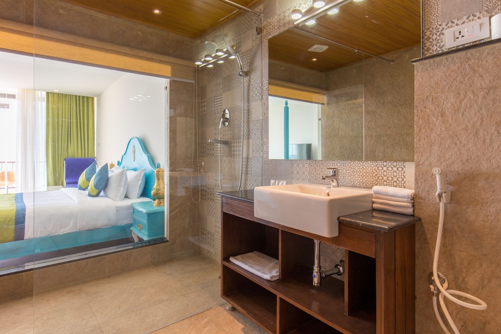 Premium Room - Photo 8