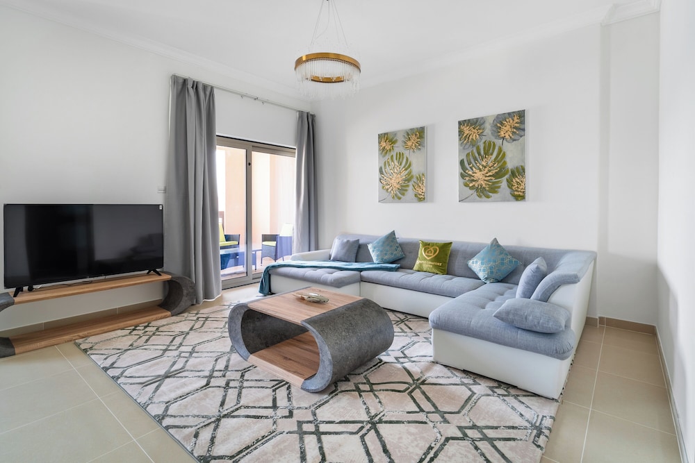 Exclusive Apartment, 3 Bedrooms, Non Smoking photo 1