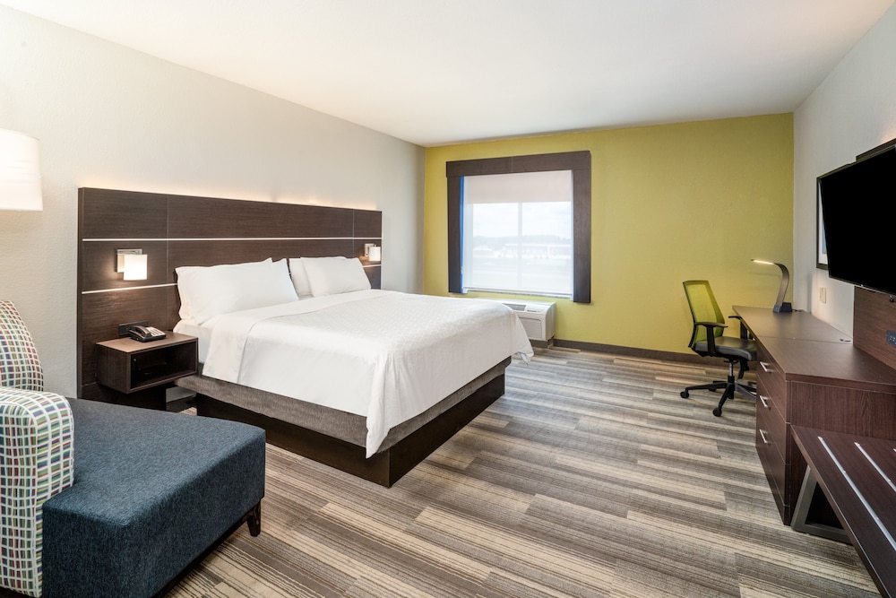 Standard Room, 1 King Bed, Accessible (Accessible Tub) - Photo 5