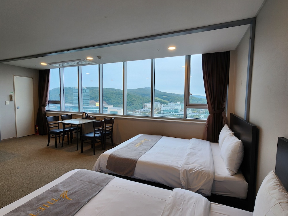 Luxury Twin Room - Photo 3