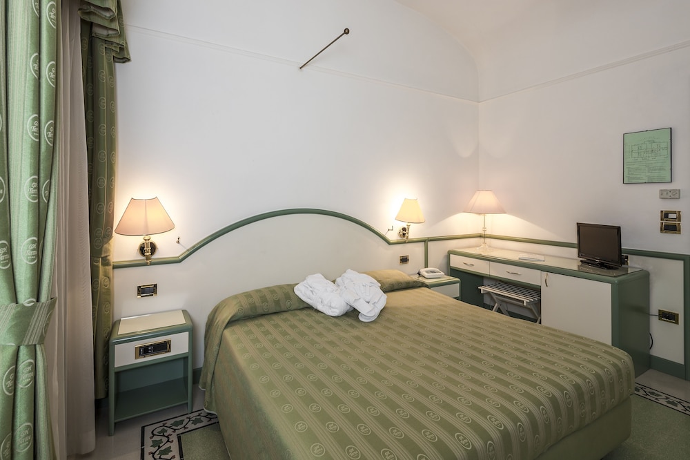 Elite Double or Twin Room (Superior) - Photo 4