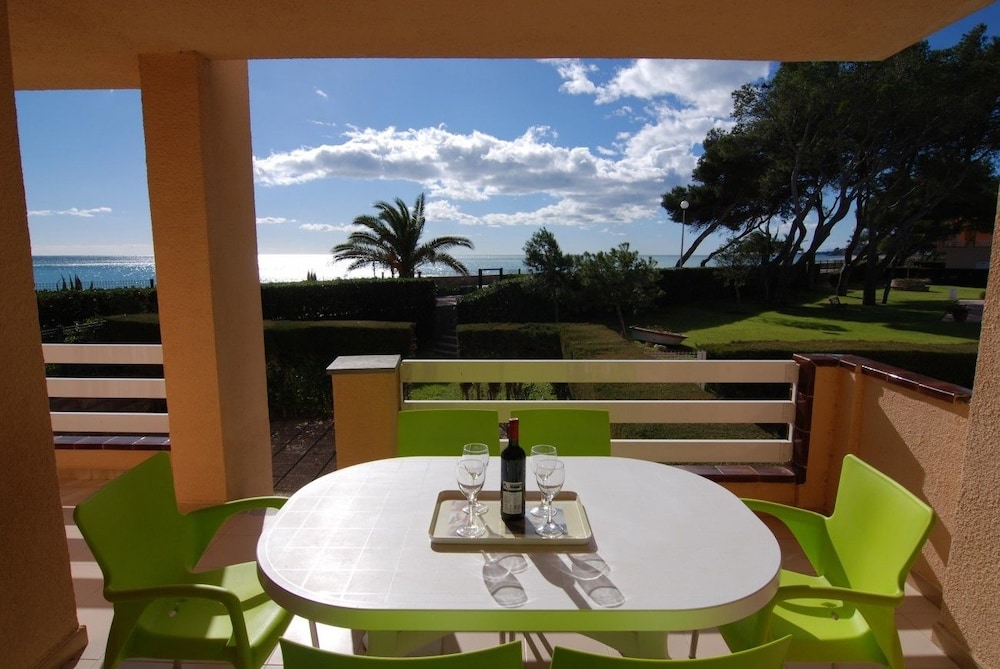 Apartamento, 2 habitaciones, terraza, vista a la playa