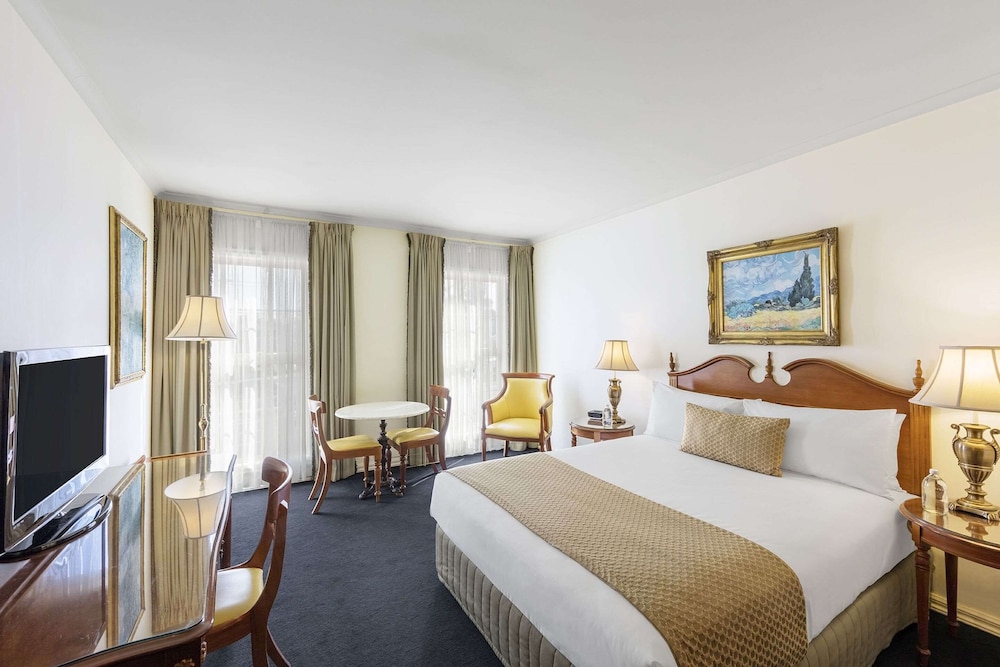 Deluxe Suite, 1 Queen Bed, Non Smoking