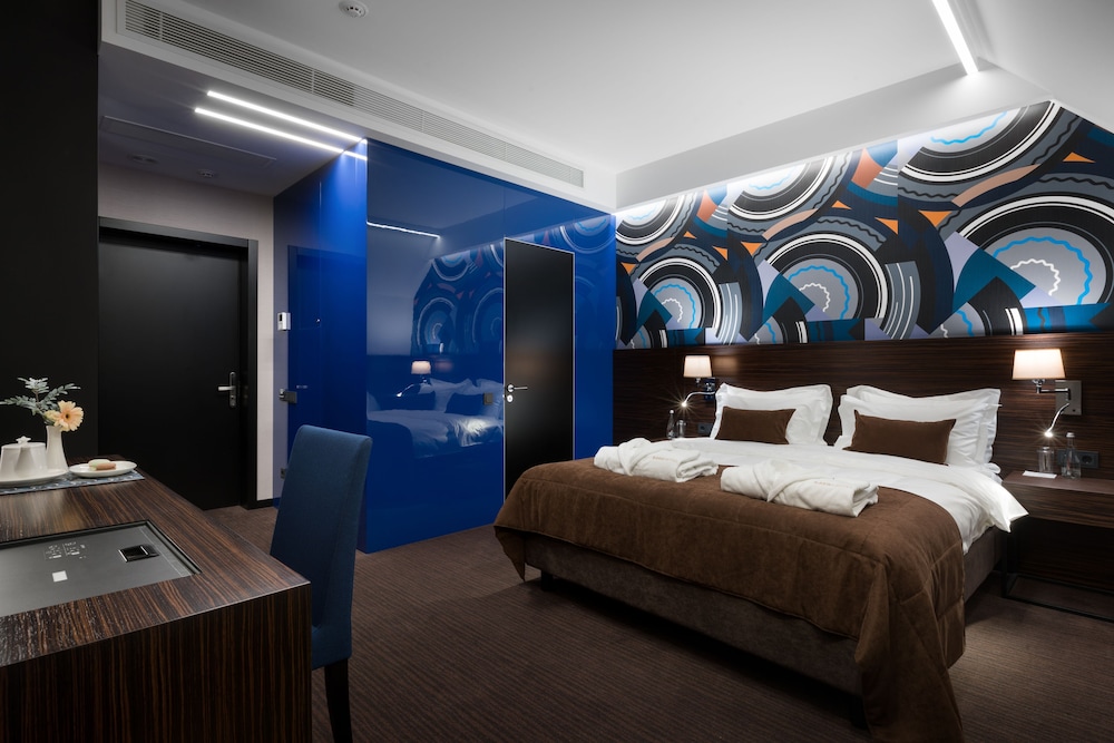 Standard Double Room, 1 Queen Bed
